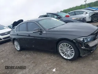 2013 BMW 3 Series 328i z VIN WBA3A5G54DNP20416, wystawiony jako IAAI lot #42092526 z przebiegiem 136 545 mil mil oraz . Historia ofert i sprzedaży dostępna na DreamBid. Obrazek 14.