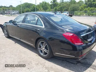 2016 Mercedes-Benz S 550 z VIN WDDUG8FB6GA235985, wystawiony jako IAAI lot #42389803 z przebiegiem 49 141 mil mil oraz . Historia ofert i sprzedaży dostępna na DreamBid. Obrazek 3.