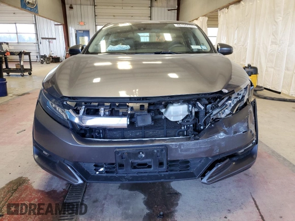 2018 Honda Clarity Plug-In Hybrid with VIN JHMZC5F11JC002088, listed as a Copart auction lot 48706444 with 138,277 mi miles. Bid and sale history available at carsss.com. Image 5.