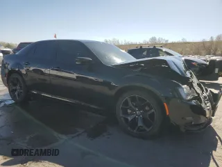 2022 Chrysler 300 S z VIN 2C3CCABG1NH115945, wystawiony jako Copart lot #53446005 z przebiegiem 58 184 mil mil oraz Szkoda całkowita • Salvage title. Historia ofert i sprzedaży dostępna na DreamBid. Obrazek 4.