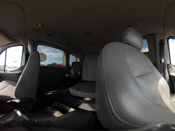 2016 Ford Transit XL z VIN 1FDZX2CM0GKB22459, wystawiony jako IAAI lot #40693295 z przebiegiem 302 216 mil mil oraz . Historia ofert i sprzedaży dostępna na DreamBid. Obrazek 19.