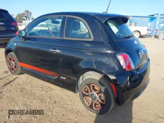 2013 FIAT 500e z VIN 3C3CFFGE7DT744353, wystawiony jako IAAI lot #42257126 z przebiegiem 61 567 mil mil oraz . Historia ofert i sprzedaży dostępna na DreamBid. Obrazek 3.