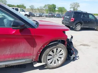 2025 Ford Explorer with VIN 1FMUK8HH9SGA53435, listed as a IAAI auction lot 42226284 with 17,345 mi miles and . Bid and sale history available at DreamBid. Image 18.