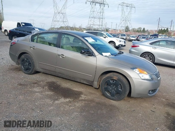 2008 Nissan Altima 2.5 S with VIN 1N4AL21E88N424645, listed as a IAAI auction lot 41985862 with 213,191 mi miles. Bid and sale history available at carsss.com. Image 1.