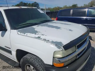 2002 Chevrolet Tahoe LS with VIN 1GNEC13V52J284059, listed as a IAAI auction lot 41899231 with 390,173 mi miles. Bid and sale history available at carsss.com. Image 12.