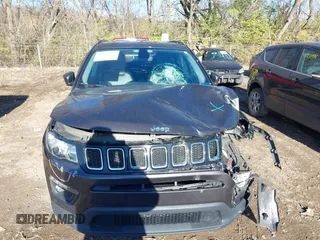 2018 Jeep Compass Latitude with VIN 3C4NJDBBXJT458268, listed as a IAAI auction lot 40965832 with 86,553 mi miles and . Bid and sale history available at DreamBid. Image 17.
