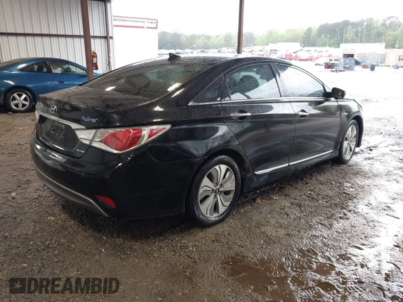 2015 Hyundai Sonata Hybrid Limited with VIN KMHEC4A40FA121325, listed as a IAAI auction lot 41976708 with 187,387 mi miles. Bid and sale history available at carsss.com. Image 4.