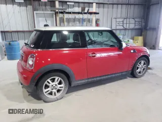 2011 MINI Hardtop z VIN WMWSU3C58BT095542, wystawiony jako Copart lot #57474055 z przebiegiem 41 490 mil mil oraz Szkoda całkowita • Salvage title. Historia ofert i sprzedaży dostępna na DreamBid. Obrazek 3.