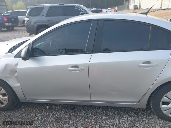 2014 Chevrolet Cruze LS with VIN 1G1PA5SH8E7464530, listed as a IAAI auction lot 41846557 with 122,490 mi miles. Bid and sale history available at carsss.com. Image 14.