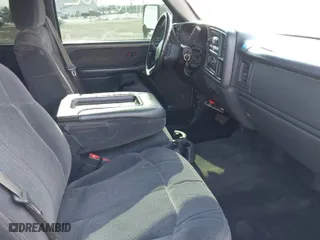 2002 Chevrolet Silverado 2500HD LS with VIN 1GCHK23U62F133501, listed as a IAAI auction lot 41409802 with 94,906 mi miles. Bid and sale history available at carsss.com. Image 5.