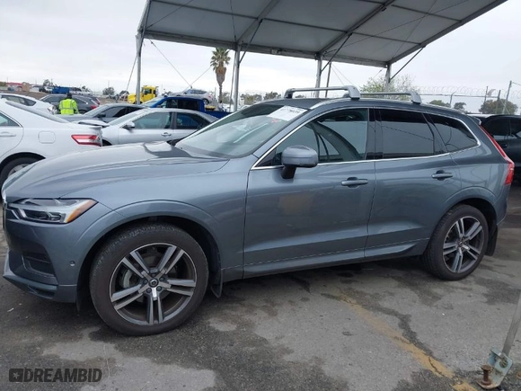 2018 Volvo XC60 Momentum with VIN YV4102RK4J1095627, listed as a IAAI auction lot 41778039 with 36,889 mi miles. Bid and sale history available at carsss.com. Image 14.