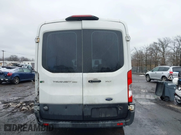 2018 Ford Transit Passenger XL z VIN 1FBAX2CM8JKA03622, wystawiony jako IAAI lot #41571449 z przebiegiem 313 553 mil mil oraz . Historia ofert i sprzedaży dostępna na DreamBid. Obrazek 16.