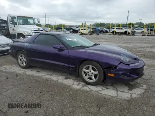1998 Pontiac Firebird Firebird z VIN 2G2FS22K7W2200223, wystawiony jako Copart lot #57725505 z przebiegiem Nie podano mil oraz Czysty tytuł • Clean title. Historia ofert i sprzedaży dostępna na DreamBid. Obrazek 4.