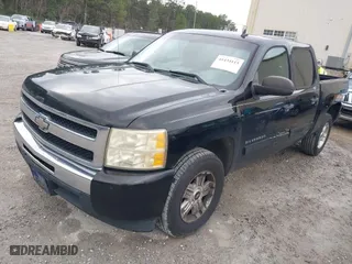 2011 Chevrolet Silverado 1500 LS with VIN 3GCPCREA7BG199428, listed as a IAAI auction lot 41434115 with 187,720 mi miles. Bid and sale history available at carsss.com. Image 17.