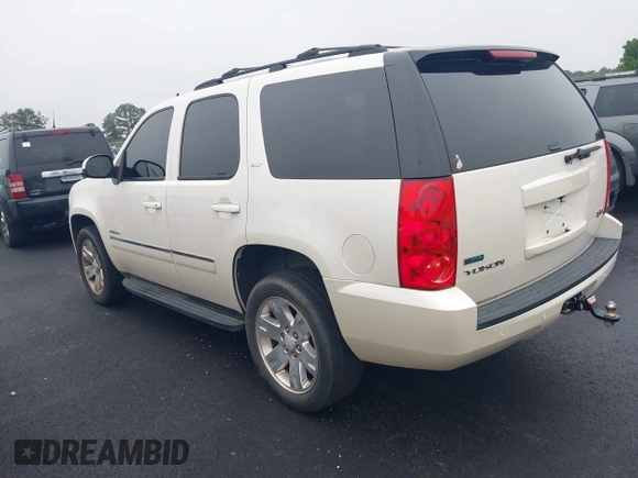 2011 GMC Yukon SLT z VIN 1GKS2CE03BR101906, wystawiony jako IAAI lot #42363728 z przebiegiem 105 326 mil mil oraz . Historia ofert i sprzedaży dostępna na DreamBid. Obrazek 3.