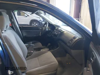 2003 Honda Civic LX with VIN 2HGES16583H529254, listed as a IAAI auction lot 42010247 with 238,517 mi miles. Bid and sale history available at carsss.com. Image 5.