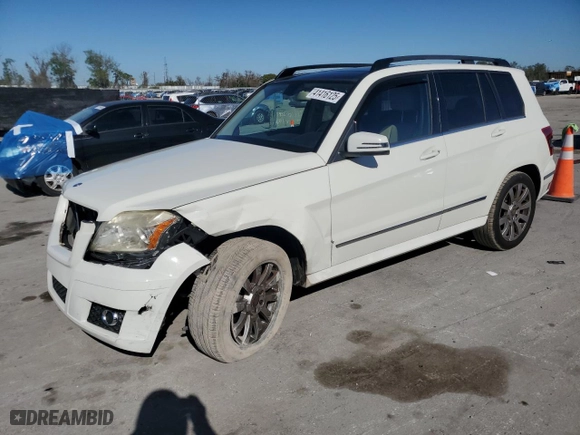 2011 Mercedes-Benz GLK-Class GLK 350 with VIN WDCGG5GB1BF686560, listed as a Copart auction lot 41416125 with 97,877 mi miles and Salvage Title. Bid and sale history available at carsss.com. Image 1.