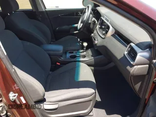 2020 Kia Sorento S z VIN 5XYPG4A51LG638039, wystawiony jako IAAI lot #42224330 z przebiegiem 40 203 mil mil oraz . Historia ofert i sprzedaży dostępna na DreamBid. Obrazek 5.