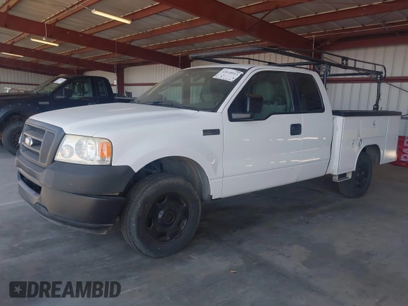 2007 Ford F-150 STX with VIN 1FTRX12W57KA80484, listed as a IAAI auction lot 42618913 with 199,013 mi miles and . Bid and sale history available at DreamBid. Image 2.