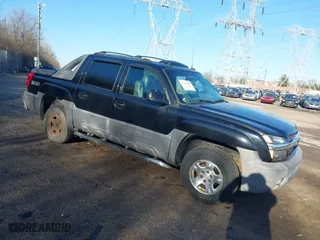 2003 Chevrolet Avalanche with VIN 3GNEK13T53G298810, listed as a IAAI auction lot 41818384 with 249,898 mi miles. Bid and sale history available at carsss.com. Image 1.