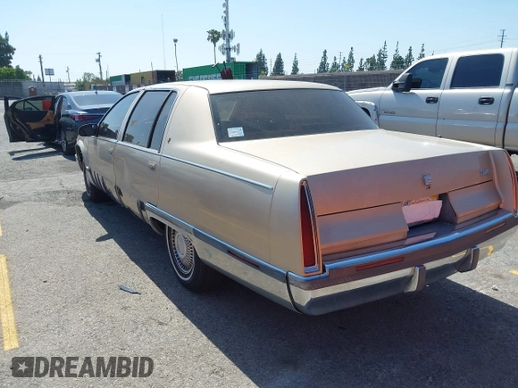 1995 Cadillac Fleetwood z VIN 1G6DW52P2SR713135, wystawiony jako IAAI lot #42352917 z przebiegiem 72 919 mil mil oraz . Historia ofert i sprzedaży dostępna na DreamBid. Obrazek 3.