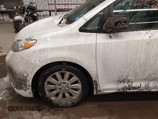 2011 Toyota Sienna XLE with VIN 5TDDK3DC0BS005250, listed as a IAAI auction lot 41526861 with 145,466 mi miles. Bid and sale history available at carsss.com. Image 17.