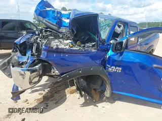 2019 Ram 1500 Tradesman z VIN 1C6RR6FG0KS712690, wystawiony jako IAAI lot #42227307 z przebiegiem Nie podano mil oraz . Historia ofert i sprzedaży dostępna na DreamBid. Obrazek 17.