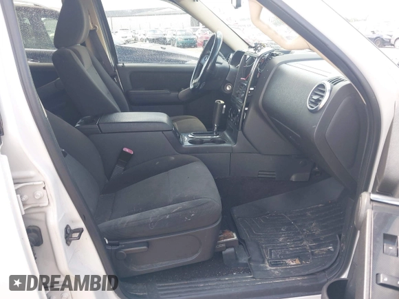 2010 Ford Explorer XLT z VIN 1FMEU6DE4AUA03914, wystawiony jako IAAI lot #42501330 z przebiegiem 211 542 mil mil oraz . Historia ofert i sprzedaży dostępna na DreamBid. Obrazek 5.