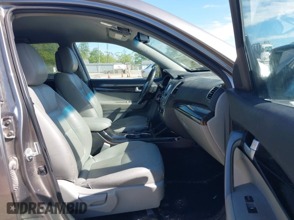 2015 Kia Sorento LX with VIN 5XYKTCA63FG654739, listed as a IAAI auction lot 42081544 with 121,024 mi miles. Bid and sale history available at carsss.com. Image 5.