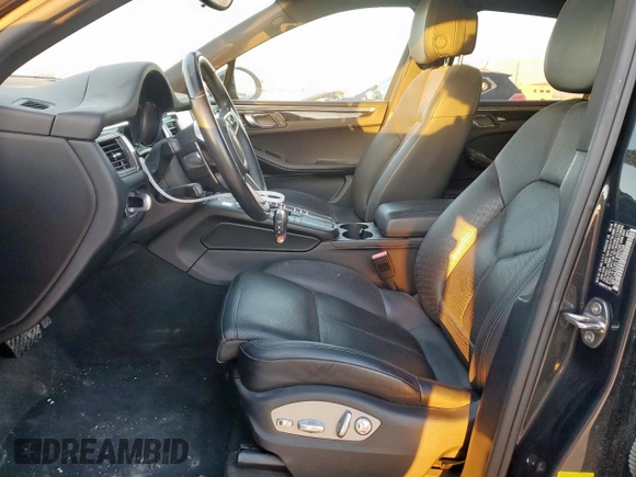 2018 Porsche Macan with VIN WP1AA2A50JLB22704, listed as a Copart auction lot 44987625 with 37,370 mi miles and Salvage title. Bid and sale history available at DreamBid. Image 7.