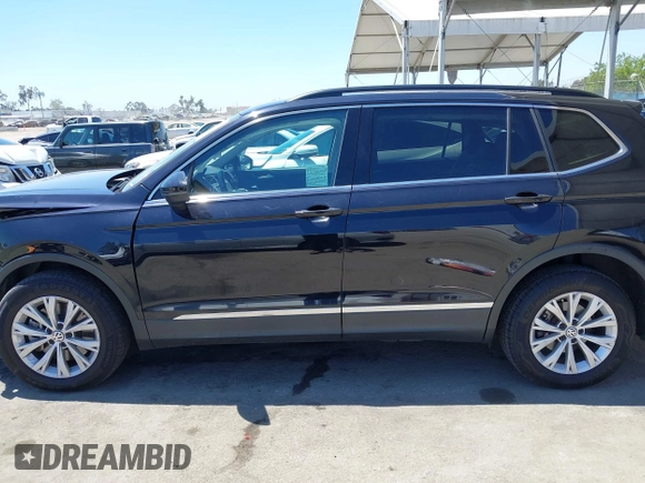 2018 Volkswagen Tiguan SEL z VIN 3VV3B7AX3JM210300, wystawiony jako IAAI lot #42189355 z przebiegiem 83 802 mil mil oraz . Historia ofert i sprzedaży dostępna na DreamBid. Obrazek 14.