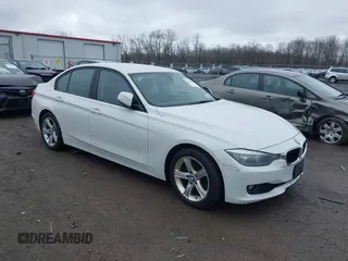 2014 BMW 3 Series 328i z VIN WBA3C1C53EK106193, wystawiony jako IAAI lot #42014279 z przebiegiem 93 933 mil mil oraz . Historia ofert i sprzedaży dostępna na DreamBid. Obrazek 1.