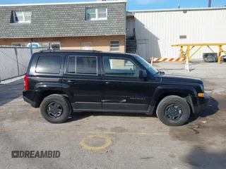 2017 Jeep Patriot Sport with VIN 1C4NJPBA7HD118388, listed as a IAAI auction lot 41538977 with 81,920 mi miles. Bid and sale history available at carsss.com. Image 13.