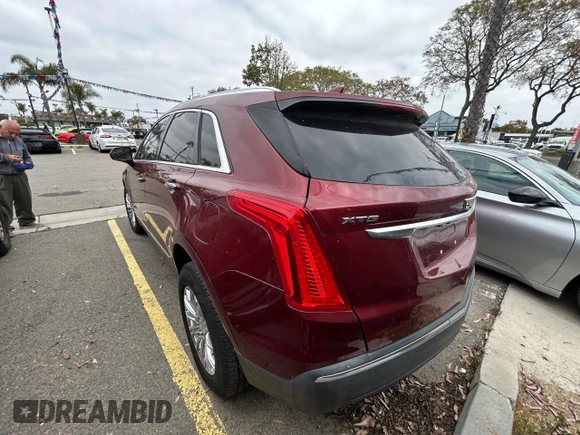 2017 Cadillac XT5 Luxury FWD z VIN 1GYKNBRS9HZ318436, wystawiony jako Copart lot #55539415 z przebiegiem 66 391 mil mil oraz Szkody całkowita. Historia ofert i sprzedaży dostępna na DreamBid. Obrazek 3.