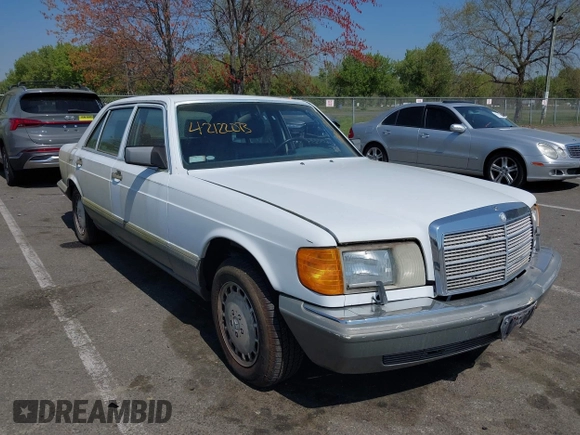 1988 Mercedes-Benz 560 with VIN WDBCA39DXJA420974, listed as a IAAI auction lot 42122073 with 113,273 mi miles and . Bid and sale history available at DreamBid. Image 1.