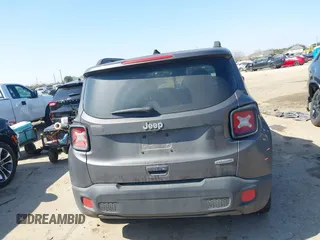 2018 Jeep Renegade Latitude with VIN ZACCJABB3JPH06633, listed as a IAAI auction lot 41590563 with 224,654 mi miles. Bid and sale history available at carsss.com. Image 16.