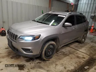 2019 Jeep Cherokee Latitude Plus with VIN 1C4PJMLB6KD182301, listed as a Copart auction lot 48054235 with 211,266 mi miles and Salvage Title. Bid and sale history available at carsss.com. Image 1.