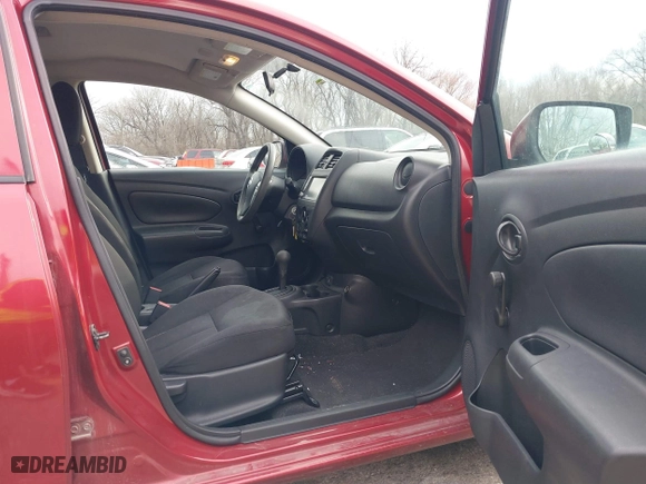 2019 Nissan Versa Sedan SV with VIN 3N1CN7AP6KL824807, listed as a IAAI auction lot 41169934 with 48,517 mi miles. Bid and sale history available at carsss.com. Image 5.