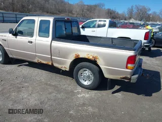 1996 Ford Ranger XL z VIN 1FTCR14U2TPB53948, wystawiony jako IAAI lot #41866170 z przebiegiem 164 675 mil mil oraz . Historia ofert i sprzedaży dostępna na DreamBid. Obrazek 3.