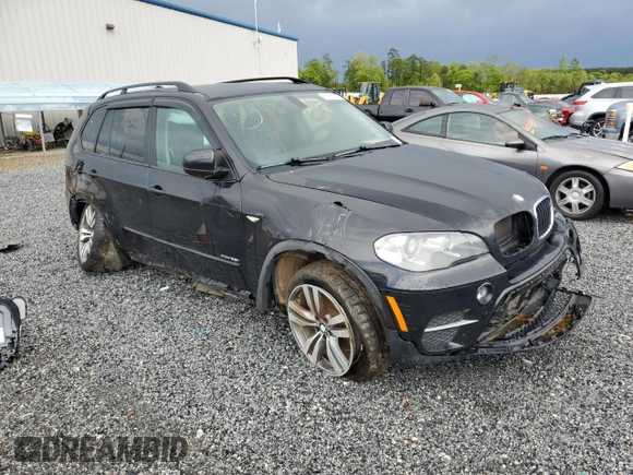 2013 BMW X5 xDrive35i z VIN 5UXZV4C5XD0G53045, wystawiony jako Copart lot #52986625 z przebiegiem 130 237 mil mil oraz Czysty tytuł • Clean title. Historia ofert i sprzedaży dostępna na DreamBid. Obrazek 4.