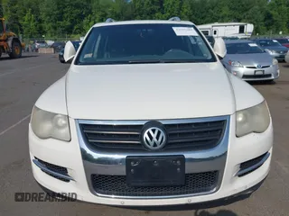 2008 Volkswagen Touareg V6 с VIN WVGBE77L18D040817, выставлен на аукционе IAAI как лот 42555188 с пробегом 202 942 миль миль и . История ставок и продаж доступна на DreamBid. Изображение 6.