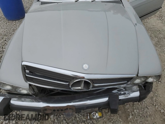 1982 Mercedes-Benz 380 SL z VIN WDBBA45A0CB014230, wystawiony jako Copart lot #71148724 z przebiegiem 133 903 mil mil oraz Nie do naprawy • Non repairable. Historia ofert i sprzedaży dostępna na DreamBid. Obrazek 12.
