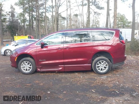 2021 Chrysler Voyager LXi with VIN 2C4RC1DG1MR556020, listed as a IAAI auction lot 41044760 with 6,286 mi miles and . Bid and sale history available at DreamBid. Image 14.