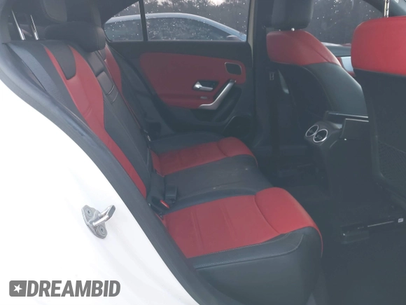 2021 Mercedes-Benz A 35 AMG z VIN W1K3G5BB6MJ307912, wystawiony jako IAAI lot #41804931 z przebiegiem 78 532 mil mil oraz . Historia ofert i sprzedaży dostępna na DreamBid. Obrazek 8.