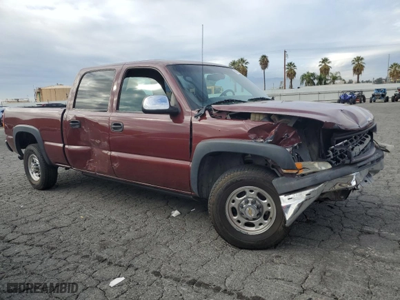 2001 Chevrolet Silverado 1500HD LS with VIN 1GCGC13U21F160440, listed as a Copart auction lot 81849544 with 136,943 mi miles and Salvage Title. Bid and sale history available at carsss.com. Image 4.