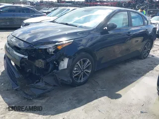 2022 Kia Forte LXS z VIN 3KPF24AD8NE419189, wystawiony jako IAAI lot #41983931 z przebiegiem 120 000 mil mil oraz . Historia ofert i sprzedaży dostępna na DreamBid. Obrazek 17.