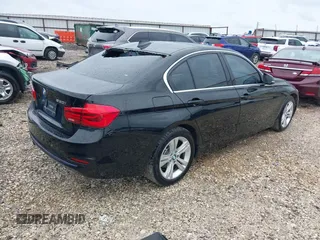 2017 BMW 3 Series 330i с VIN WBA8B9G54HNU48756, выставлен на аукционе IAAI как лот 42464818 с пробегом 82 871 миль миль и . История ставок и продаж доступна на DreamBid. Изображение 4.