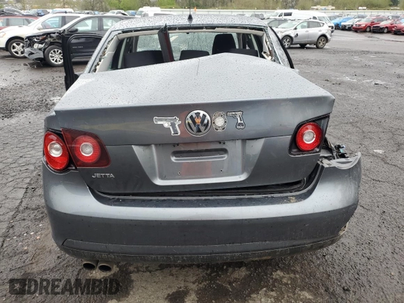 2010 Volkswagen Jetta S с VIN 3VWJZ7AJ8AM003993, выставлен на аукционе Copart как лот 51973625 с пробегом 105 215 миль миль и Списание • Salvage title. История ставок и продаж доступна на DreamBid. Изображение 6.