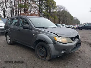 2007 Mitsubishi Outlander ES z VIN JA4MS31X07Z015784, wystawiony jako IAAI lot #38911508 z przebiegiem 166 115 mil mil oraz . Historia ofert i sprzedaży dostępna na DreamBid. Obrazek 6.