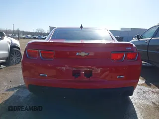 2010 Chevrolet Camaro 2SS z VIN 2G1FK1EJ0A9155885, wystawiony jako IAAI lot #41792691 z przebiegiem 147 389 mil mil oraz . Historia ofert i sprzedaży dostępna na DreamBid. Obrazek 16.